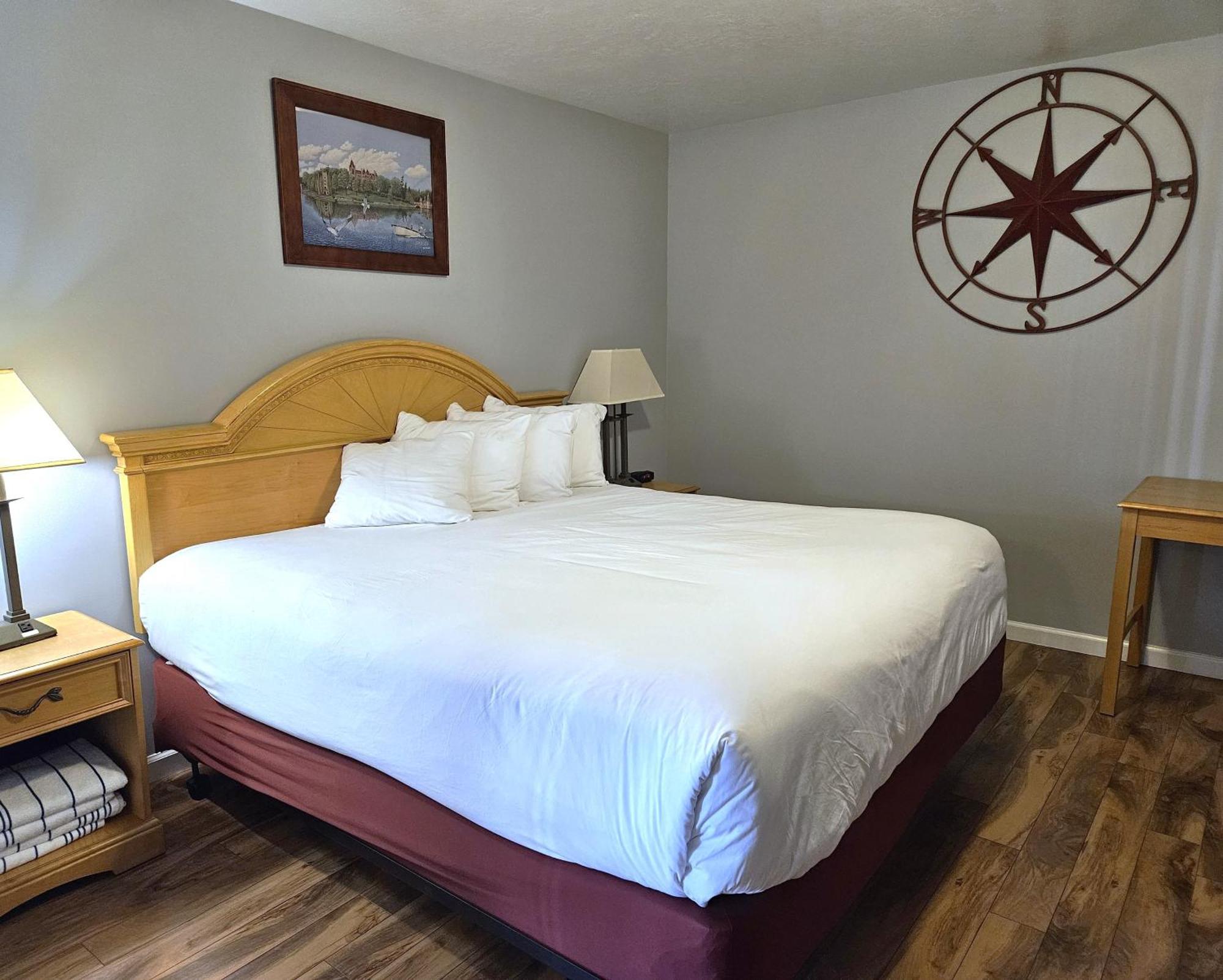 Captain'S Inn And Suites Alexandria Bay Εξωτερικό φωτογραφία