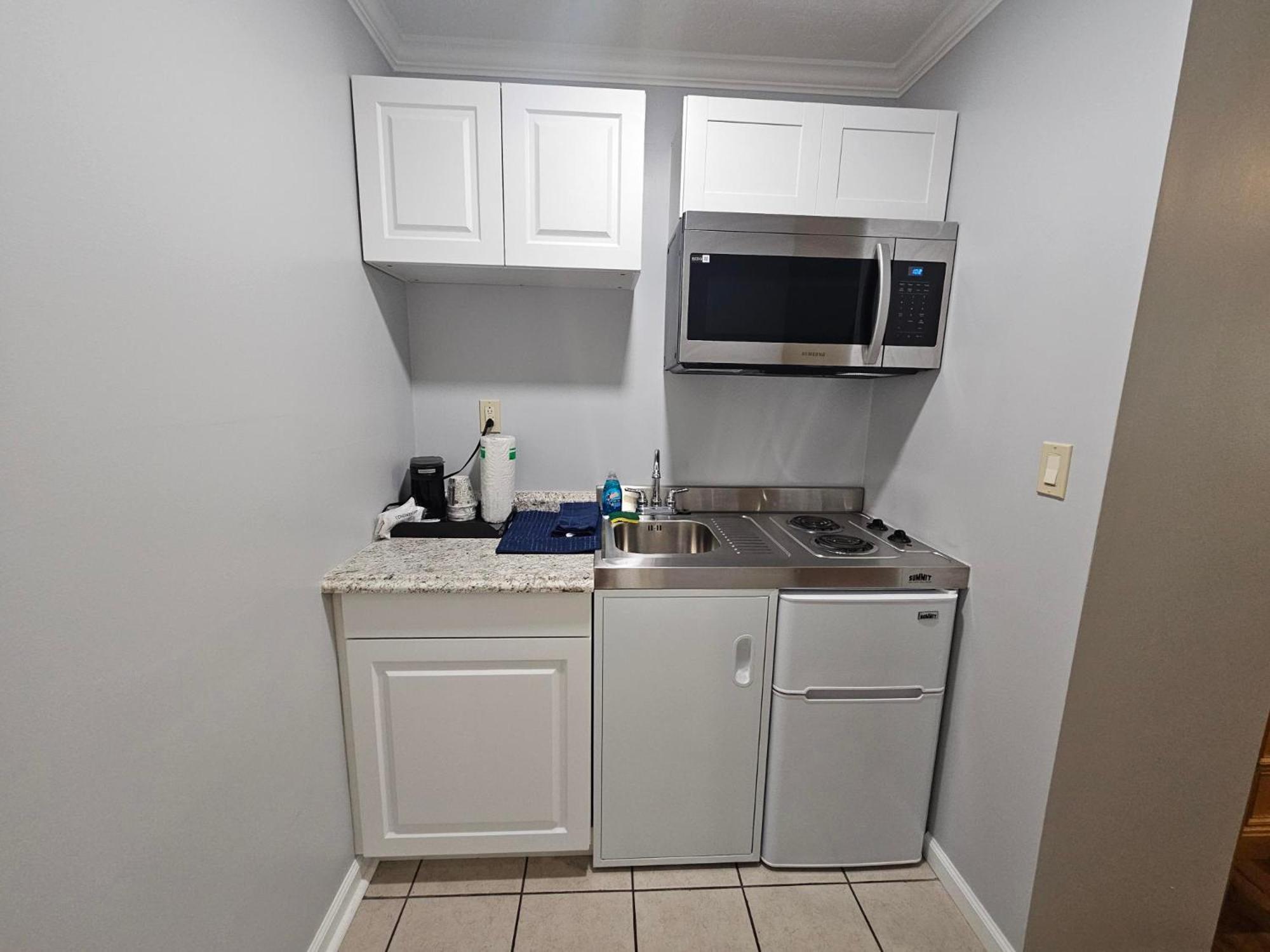 Captain'S Inn And Suites Alexandria Bay Εξωτερικό φωτογραφία