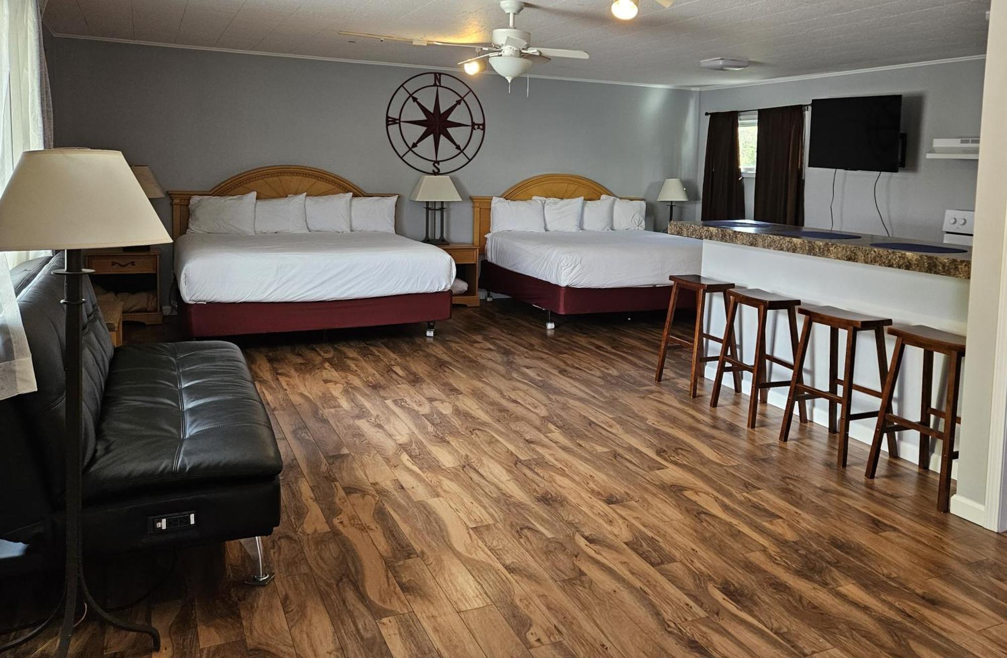 Captain'S Inn And Suites Alexandria Bay Εξωτερικό φωτογραφία